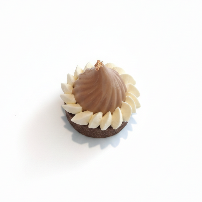 milk chocolate & Mandarin petit Gateux